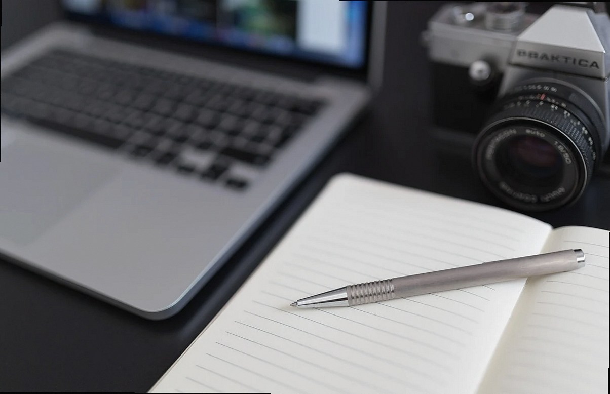 notepad, notebook, pen, camera, dslr, photography, macbook, laptop, computer, technology, business, office, desk, workin